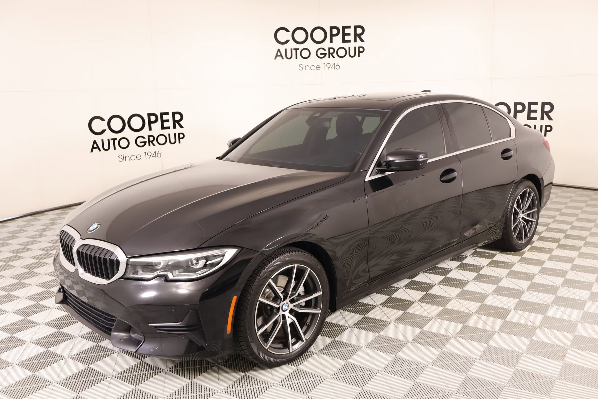 Used 2019 BMW 330i Sedan w/ Convenience Package RWD image 11