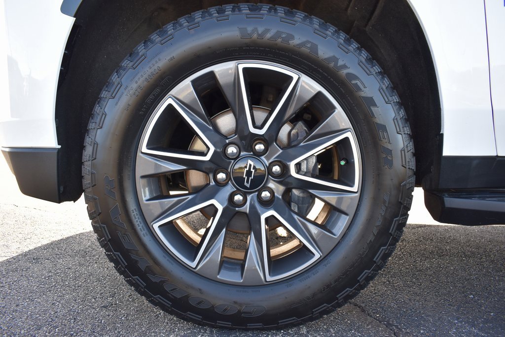 Used 2021 Chevrolet Tahoe RST w/ Luxury Package image 18