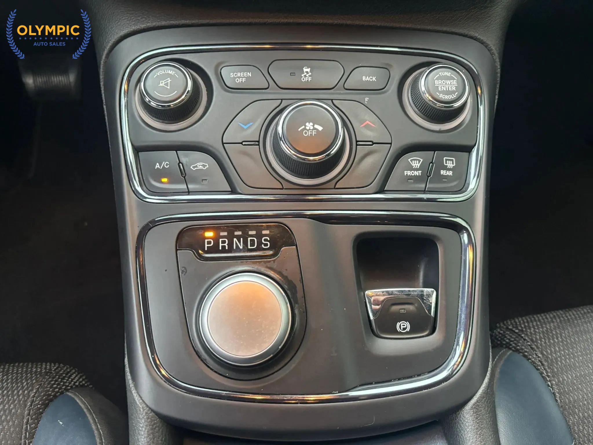 Used 2015 Chrysler 200 S FWD image 31