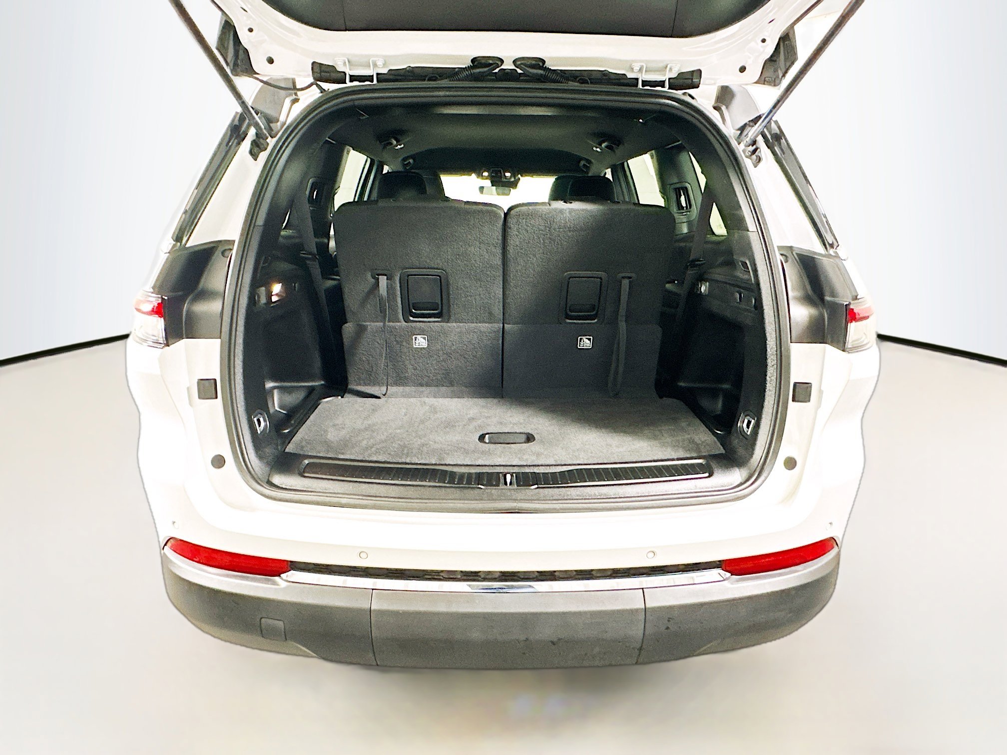 Used 2025 Jeep Grand Cherokee L Laredo image 29