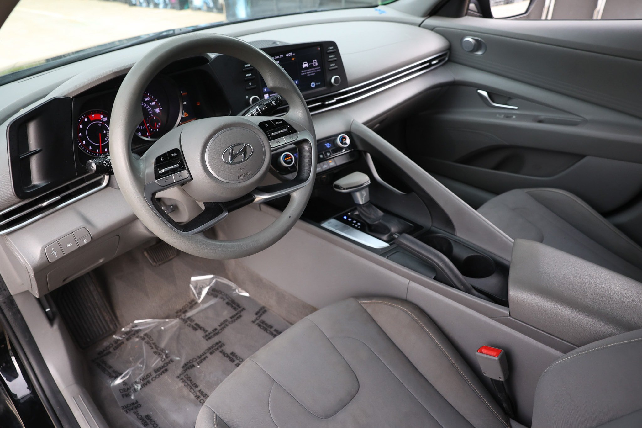 Used 2021 Hyundai Elantra SEL FWD image 6