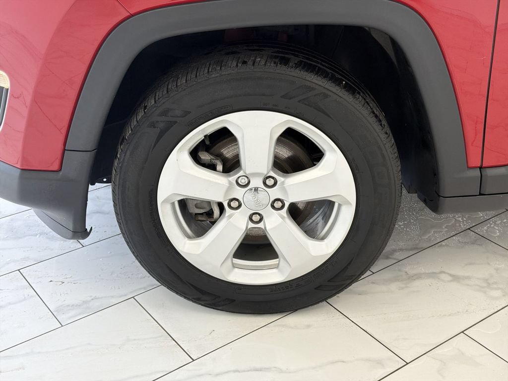 Used 2019 Jeep Compass Latitude w/ Cold Weather Group FWD image 34