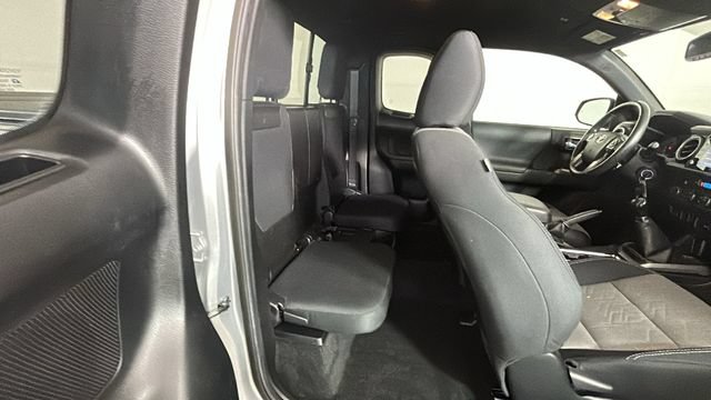 Used 2022 Toyota Tacoma TRD Sport w/ TRD Premium Sport Package AWD/4WD image 28