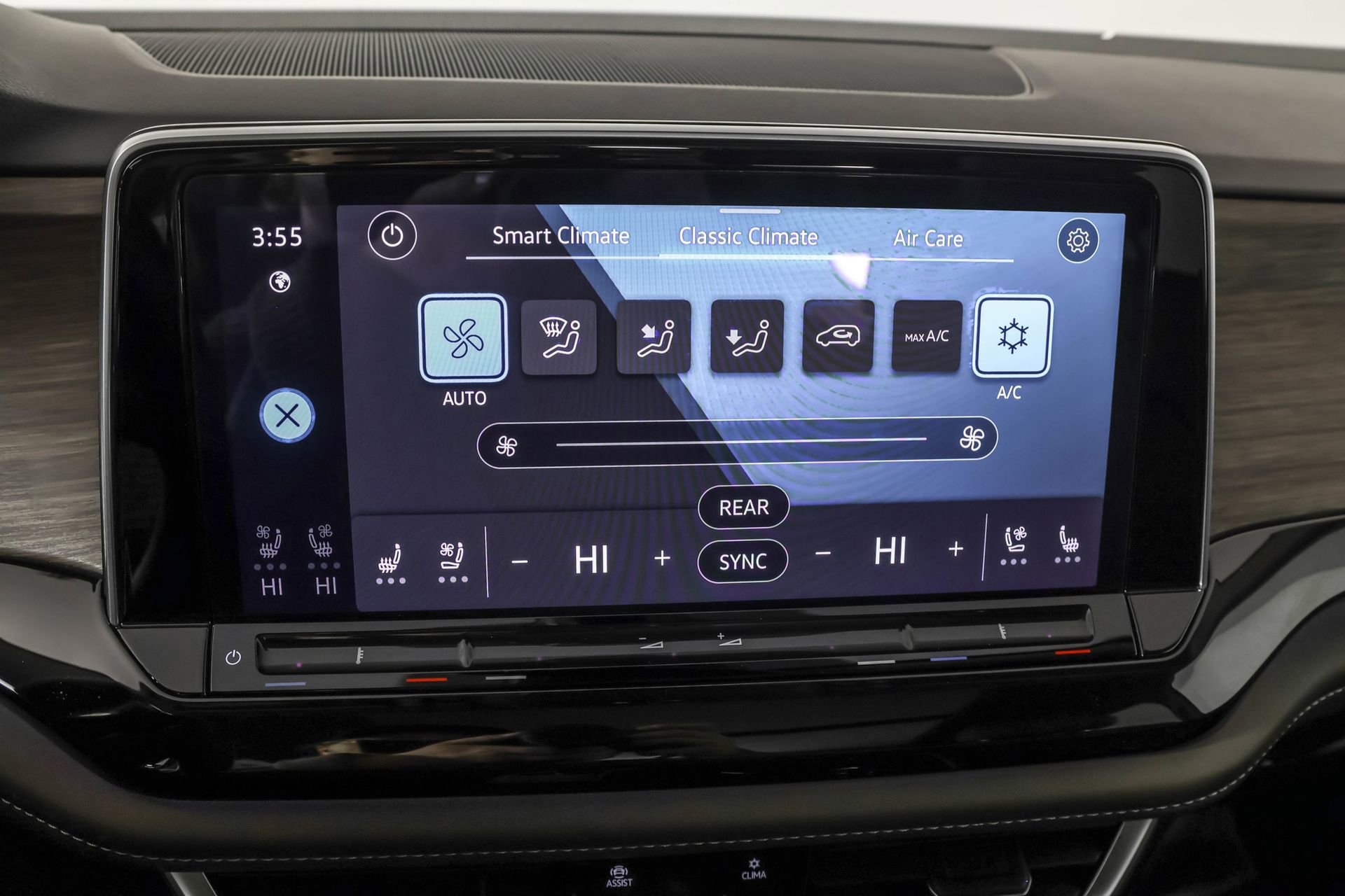 Used 2025 Volkswagen Atlas SEL image 29