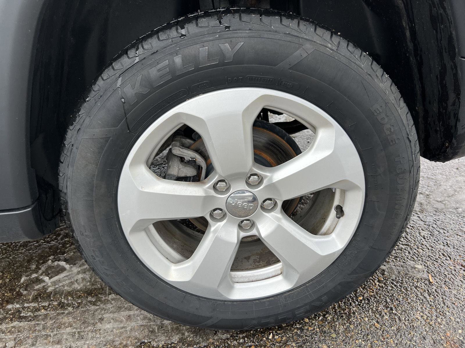 Used 2020 Jeep Compass Latitude image 40