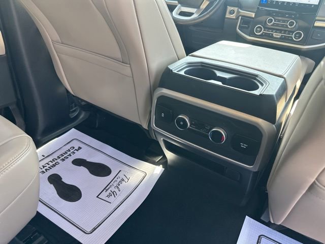 Used 2024 Ford Expedition Max XLT image 12