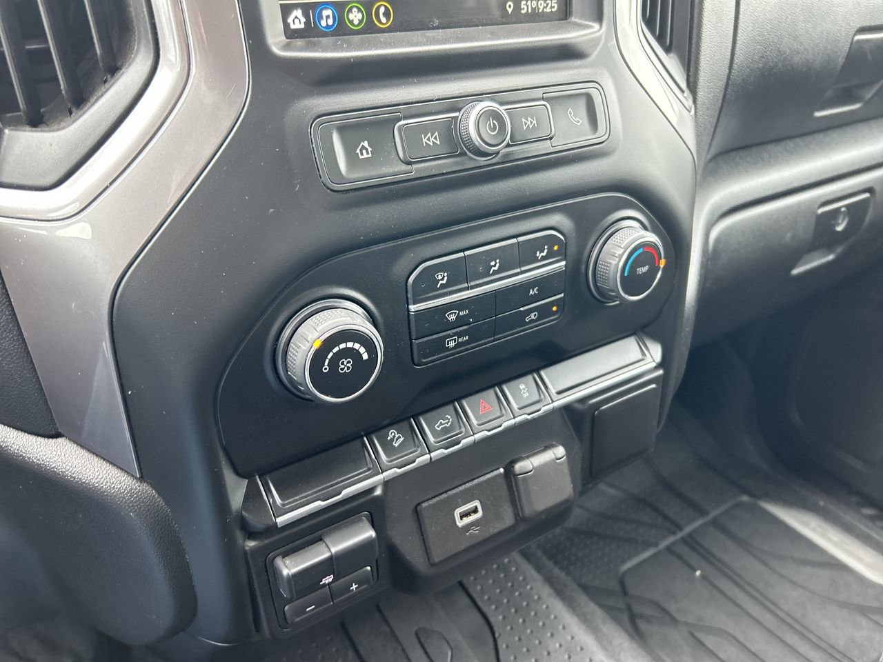 Used 2019 Chevrolet Silverado 1500 Custom Trail Boss AWD/4WD image 29
