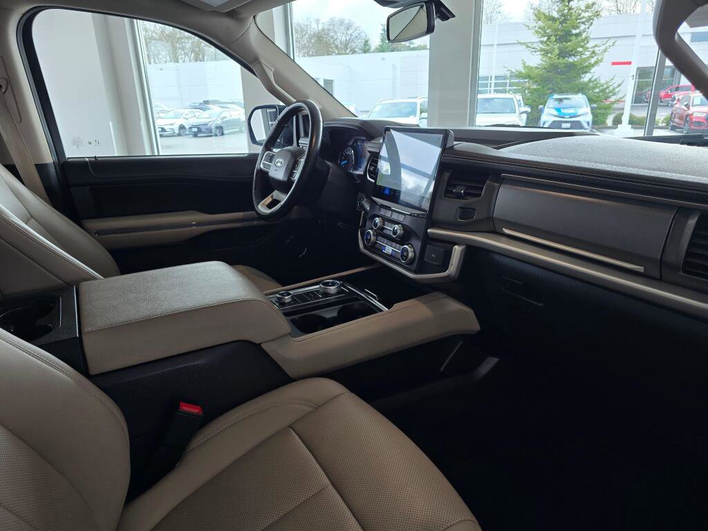 Used 2024 Ford Expedition XLT image 47
