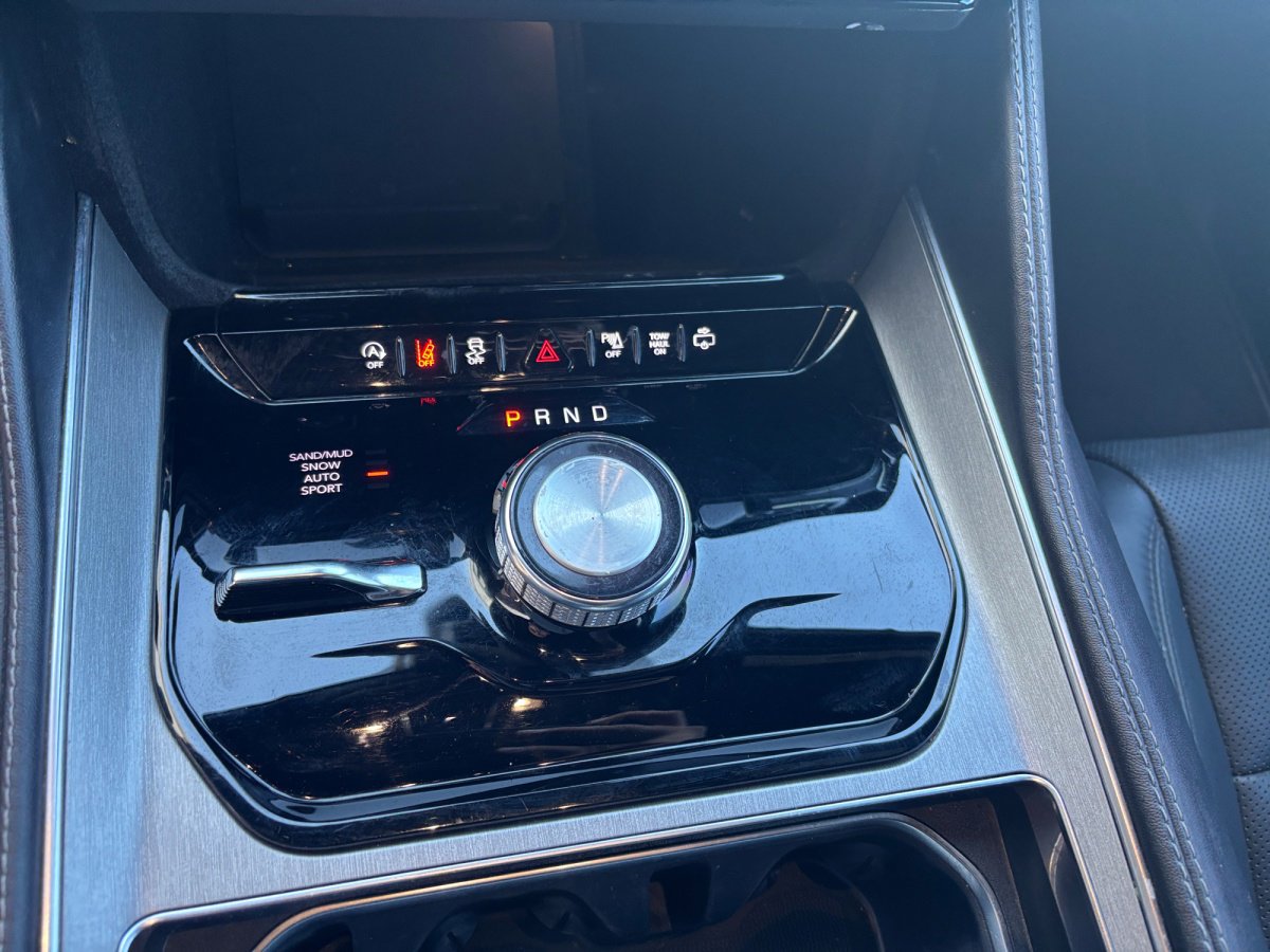 Used 2023 Jeep Wagoneer Series II image 6