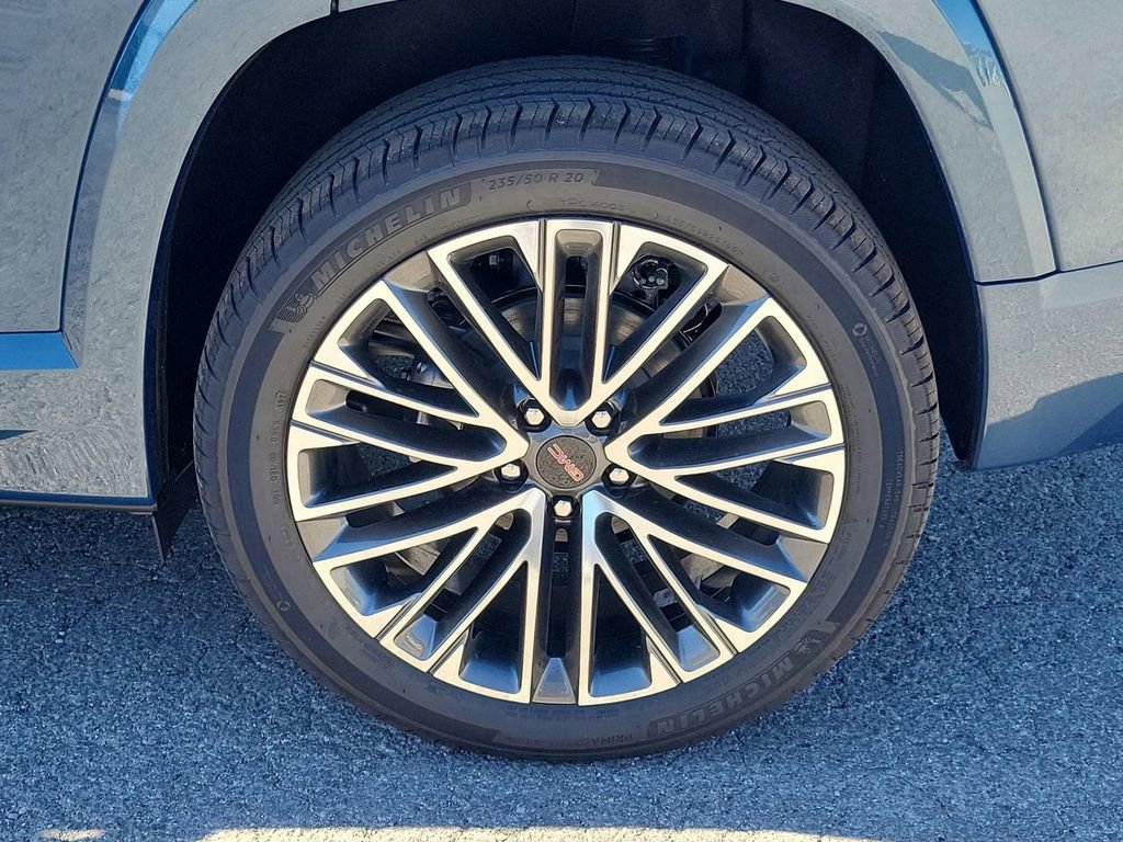 New 2026 GMC Terrain Denali w/ LPO, Black Badging Package image 19