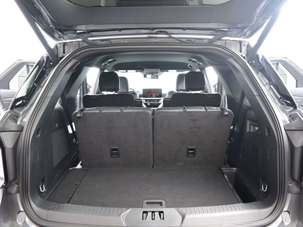 Used 2025 Ford Explorer ST-Line w/ Premium Package image 30