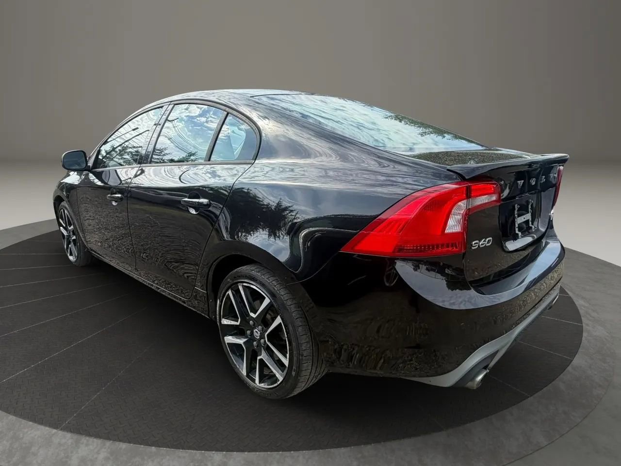 Used 2018 Volvo S60 T5 Dynamic w/ Vision Package AWD/4WD image 7