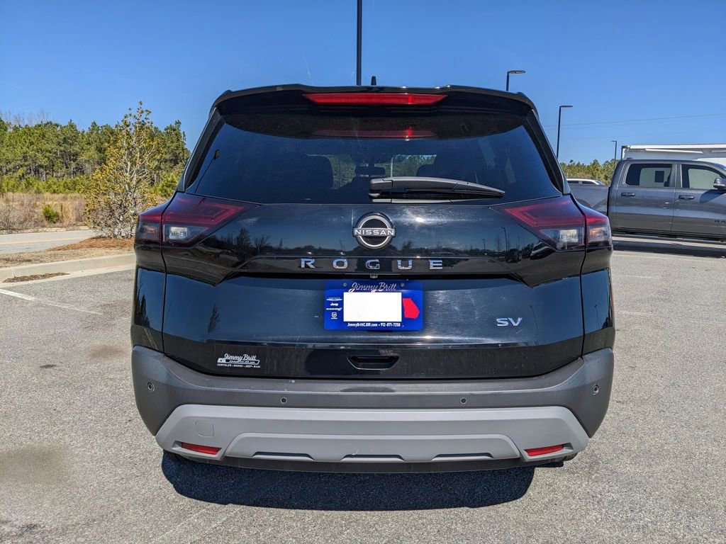 Used 2023 Nissan Rogue SV image 18