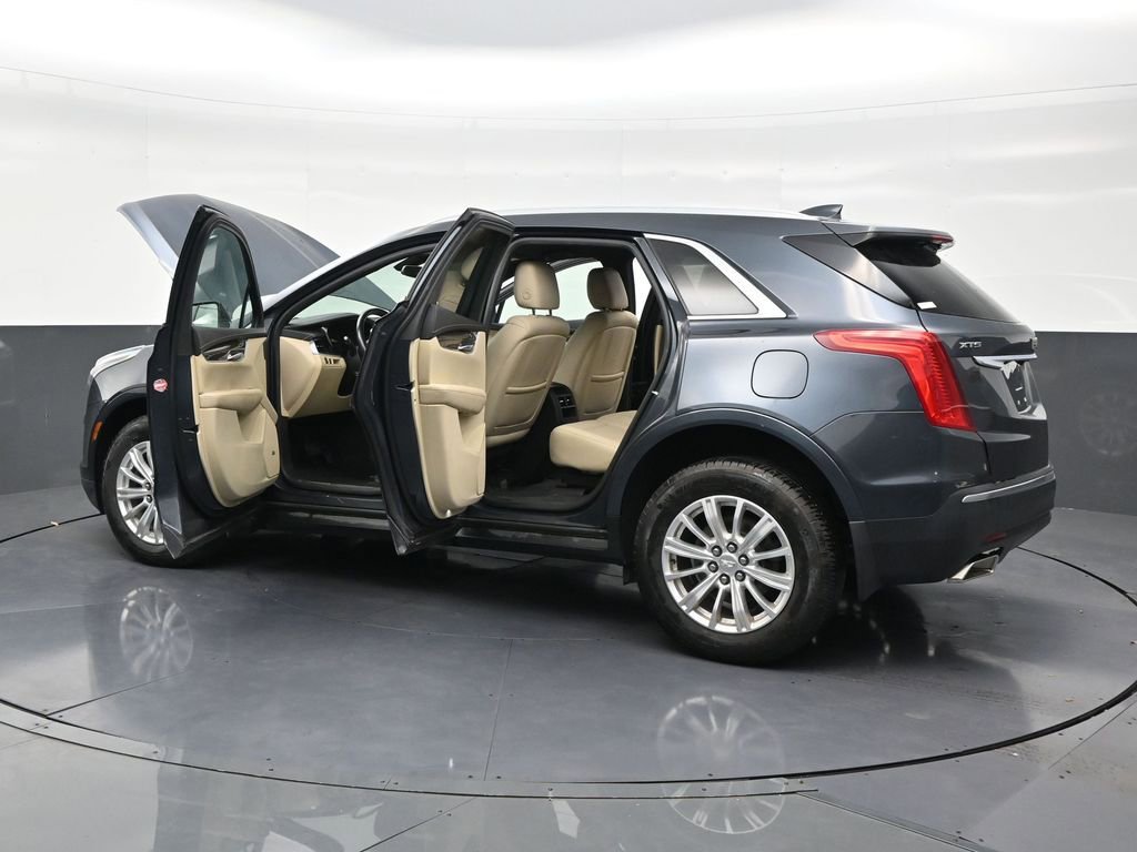 Used 2019 Cadillac XT5 FWD image 32