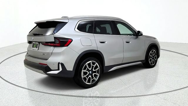 Used 2026 BMW X1 xDrive28i AWD/4WD image 9