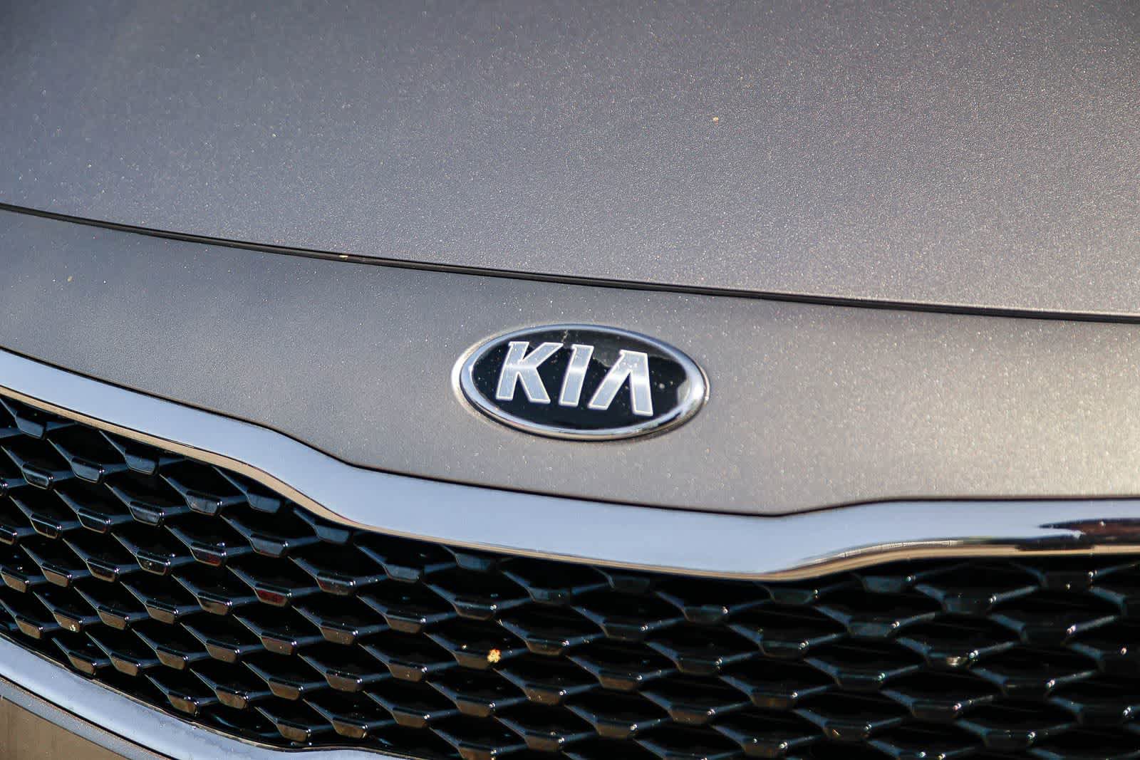Used 2018 Kia Optima LX w/ 17" Alloy Wheels Package FWD image 11
