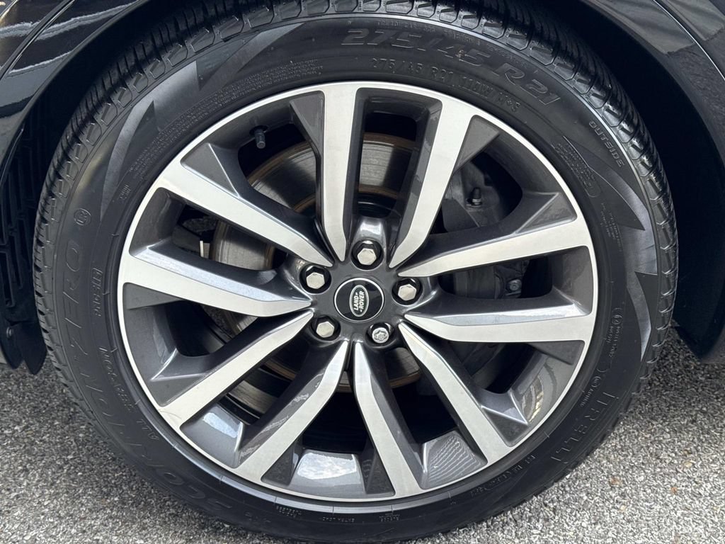 Certified 2024 Land Rover Discovery Dynamic SE AWD/4WD image 12