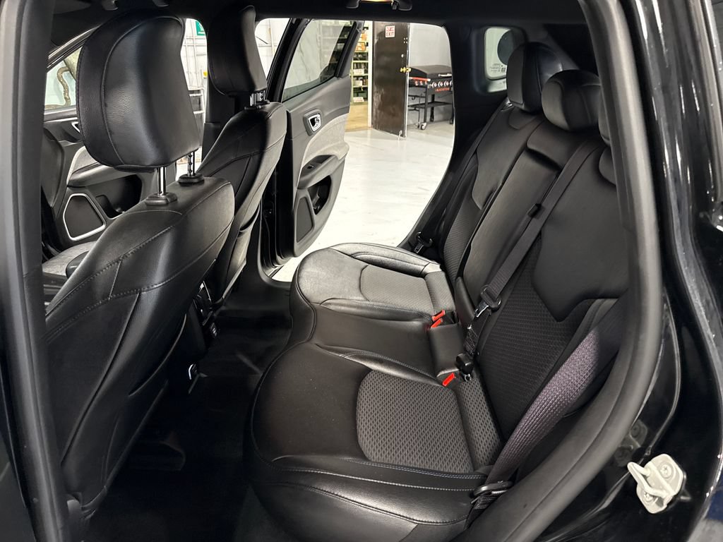 Used 2024 Jeep Compass Latitude AWD/4WD image 36