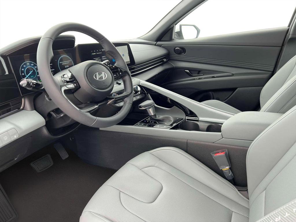 New 2025 Hyundai Elantra Limited image 15
