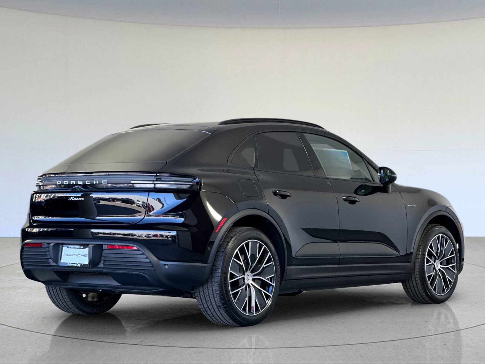 New 2026 Porsche Macan Electric RWD image 8