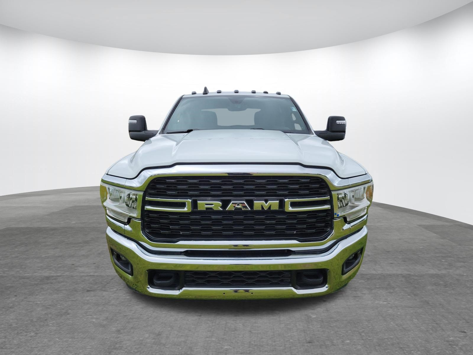 Used 2024 RAM 3500 Big Horn AWD/4WD image 2