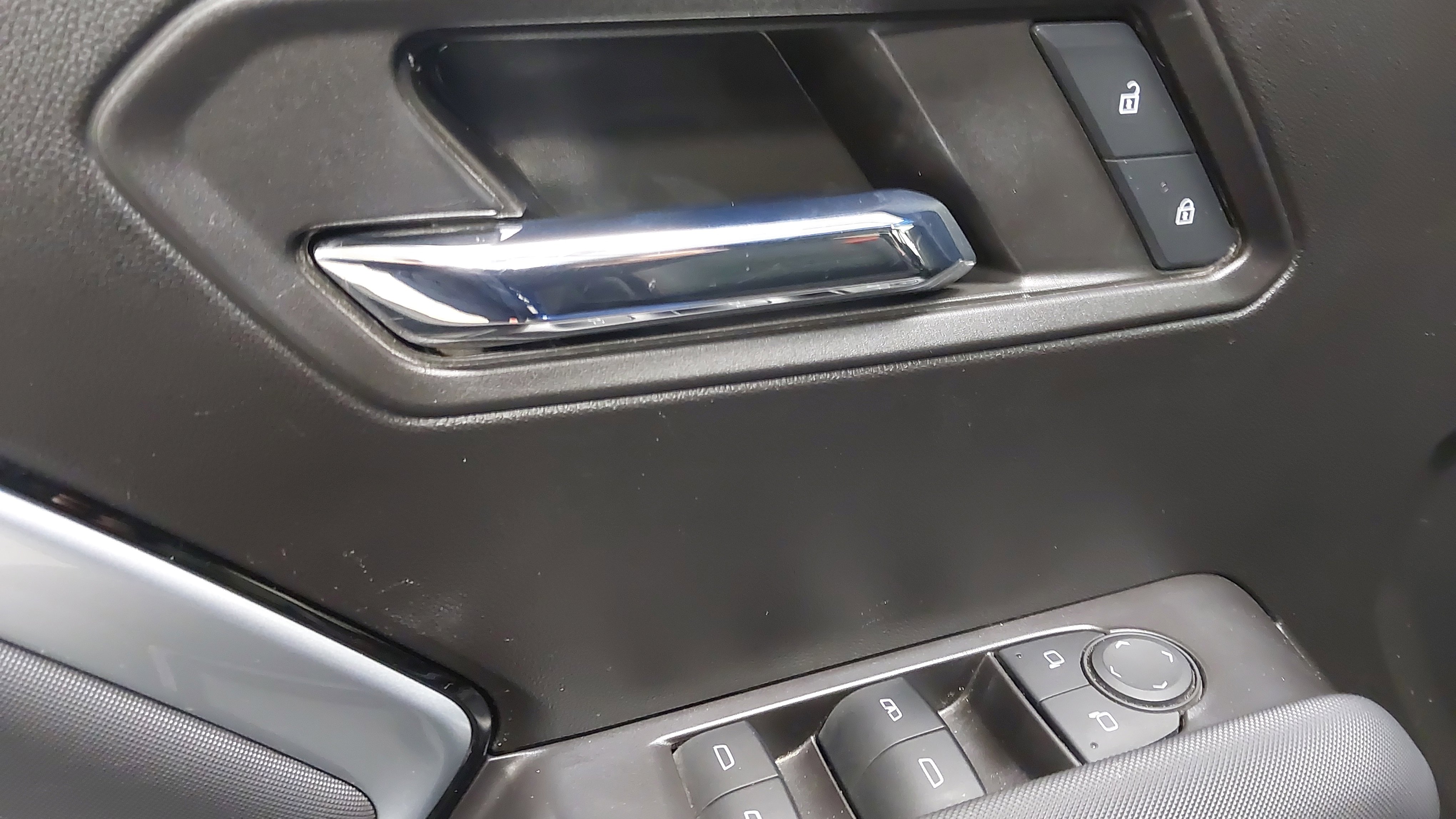 Used 2024 Chevrolet Colorado Z71 w/ Z71 Convenience Package 2 image 25