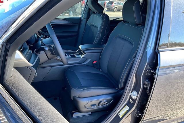 New 2025 Jeep Grand Cherokee L Laredo w/ Luxury Tech Group I image 8