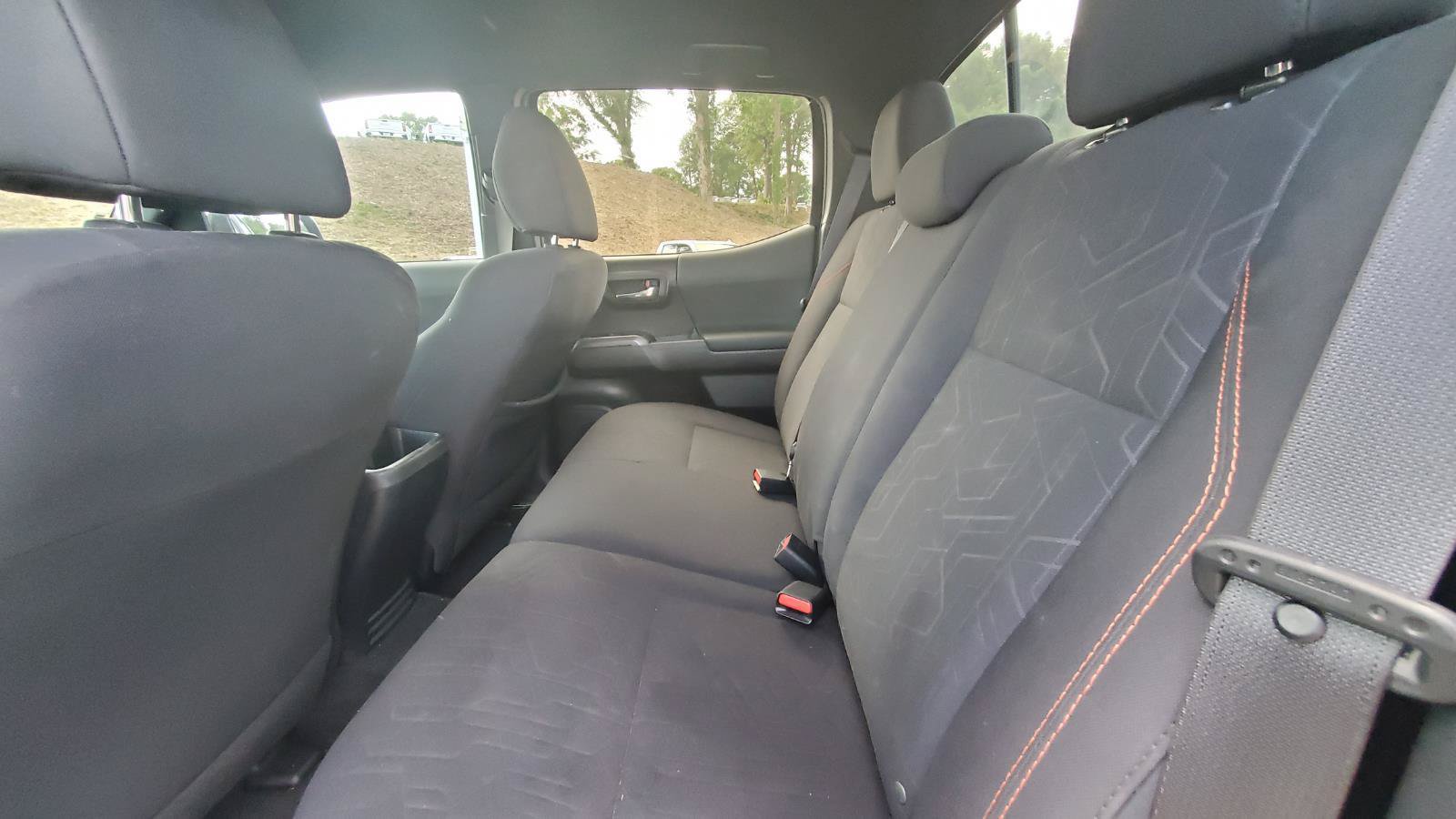Used 2020 Toyota Tacoma TRD Sport RWD image 5