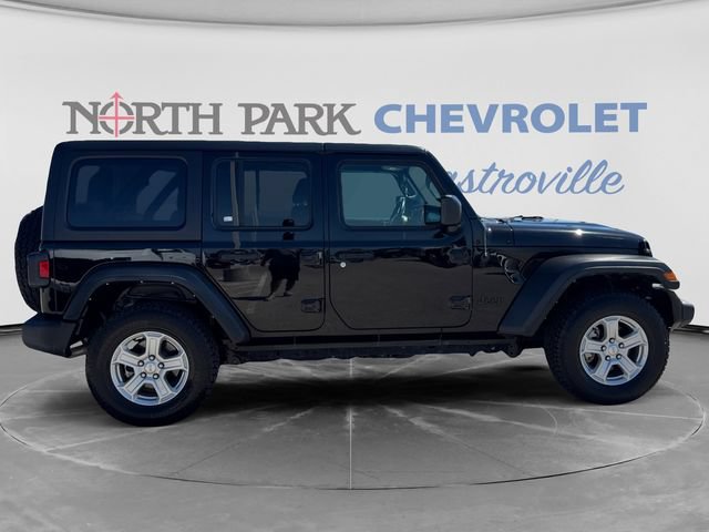 Used 2022 Jeep Wrangler Unlimited Sport AWD/4WD image 2