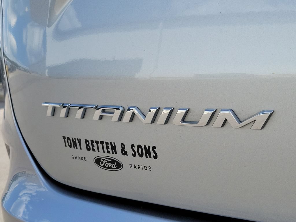 Used 2024 Ford Edge Titanium w/ Equipment Group 301A AWD/4WD image 7