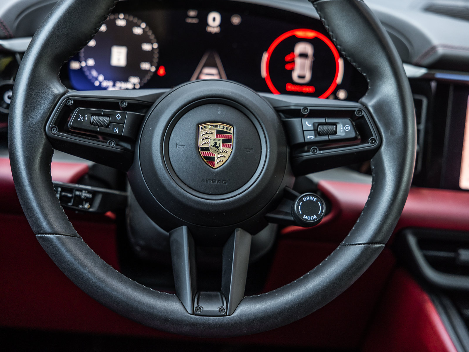 Certified 2025 Porsche Macan 4S Electric AWD/4WD image 13