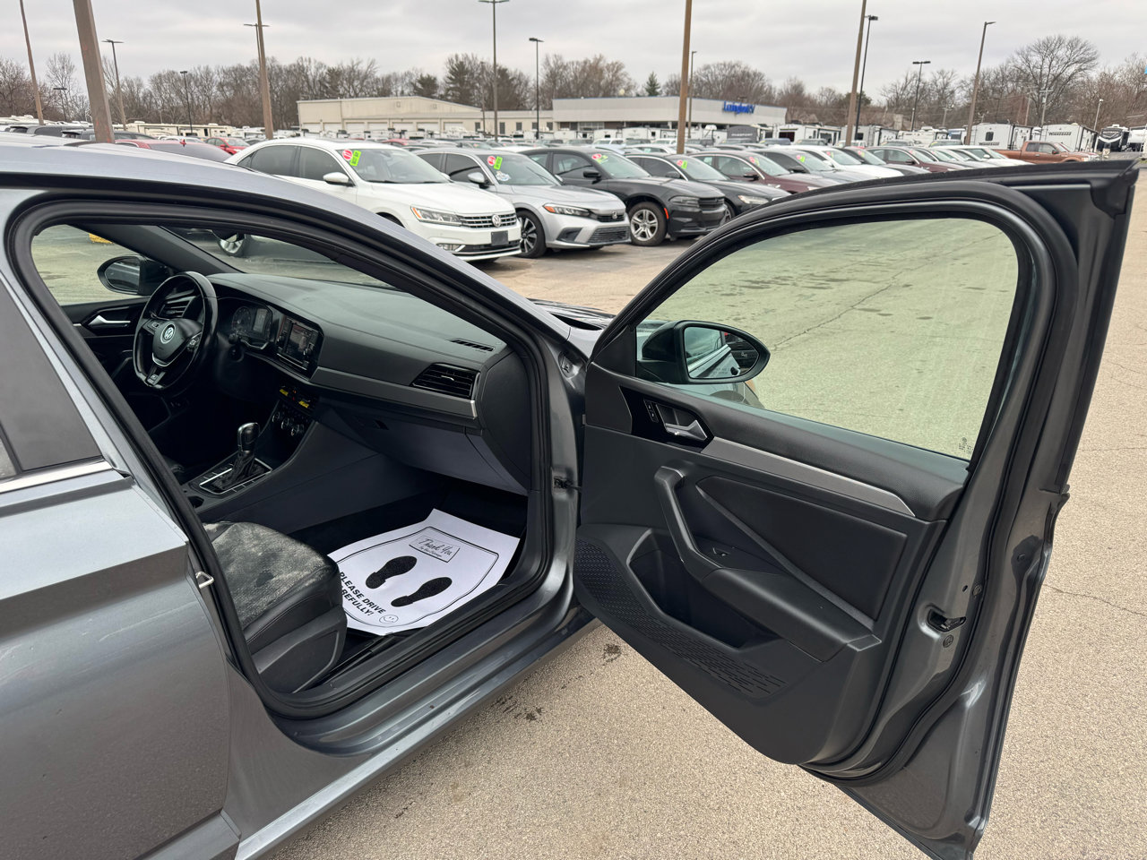 Used 2019 Volkswagen Jetta R-Line w/ R-Line Cold Weather Package image 9