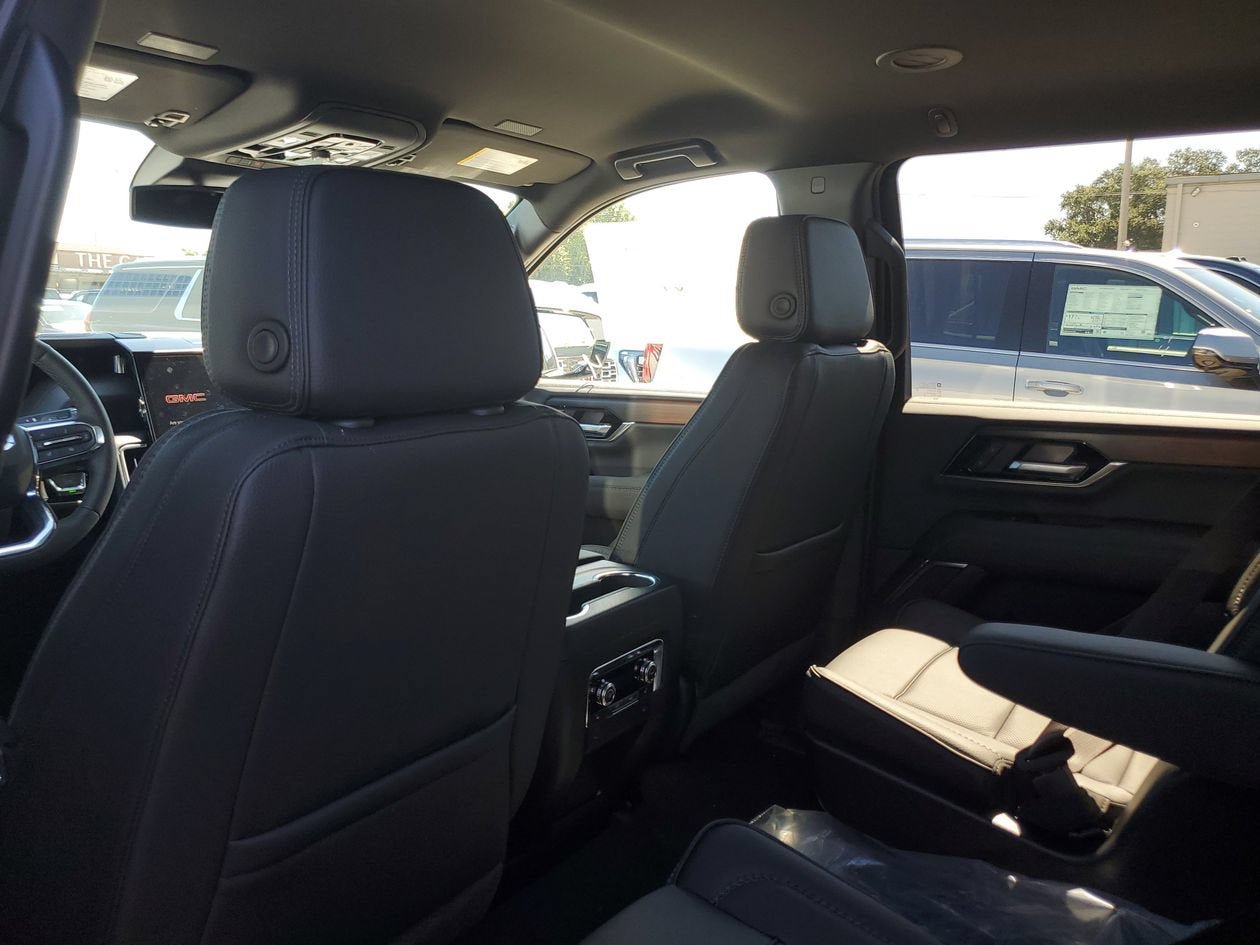 New 2026 GMC Yukon XL Denali RWD image 10