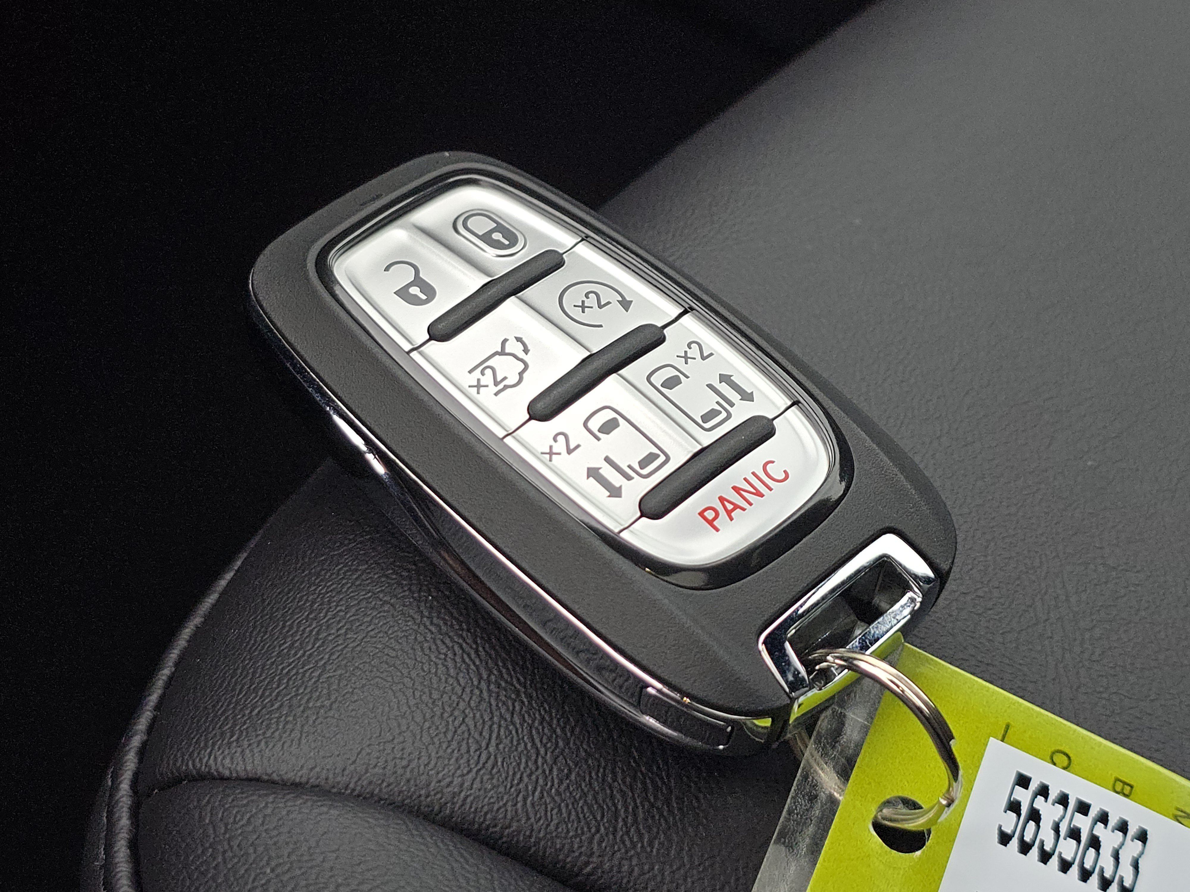New 2026 Chrysler Pacifica Select FWD image 32