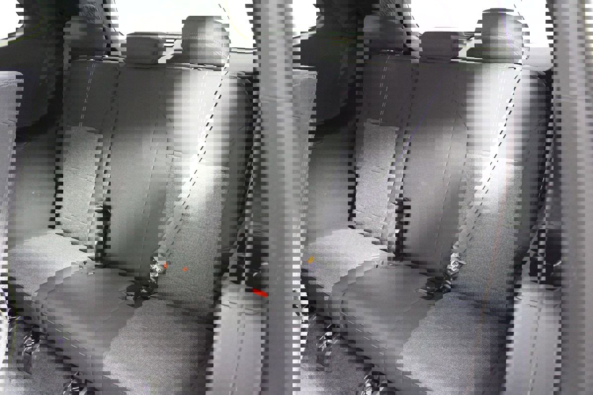 Used 2025 GMC Acadia Elevation image 29