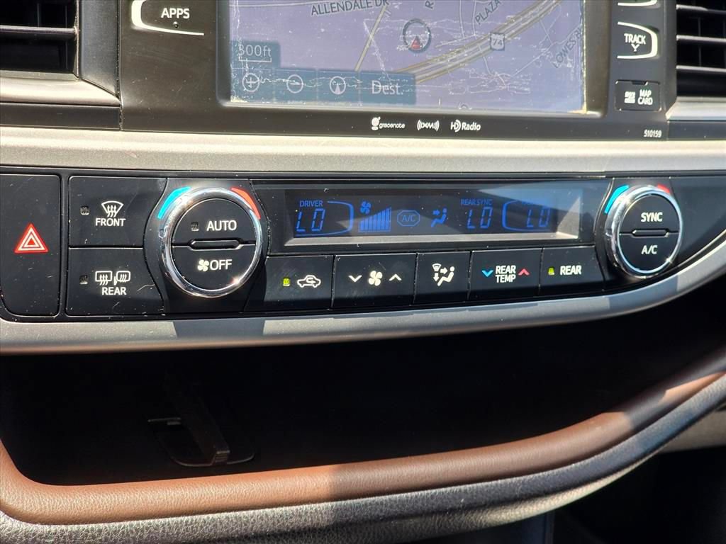 Used 2016 Toyota Highlander XLE AWD/4WD image 19
