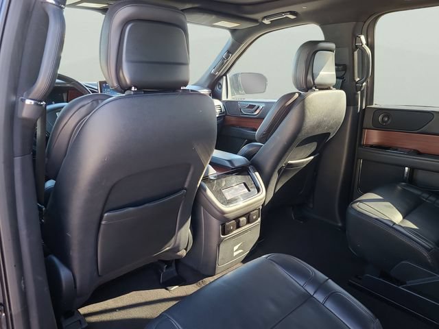 Used 2024 Lincoln Navigator Premiere AWD/4WD image 14