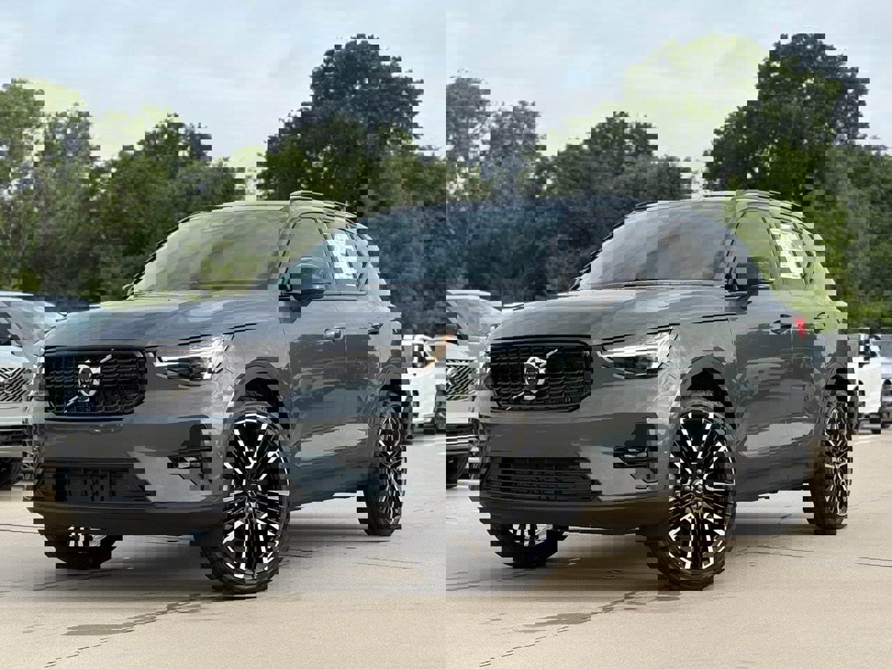 New 2026 Volvo XC40 B5 Ultra w/ Protection Package Premier