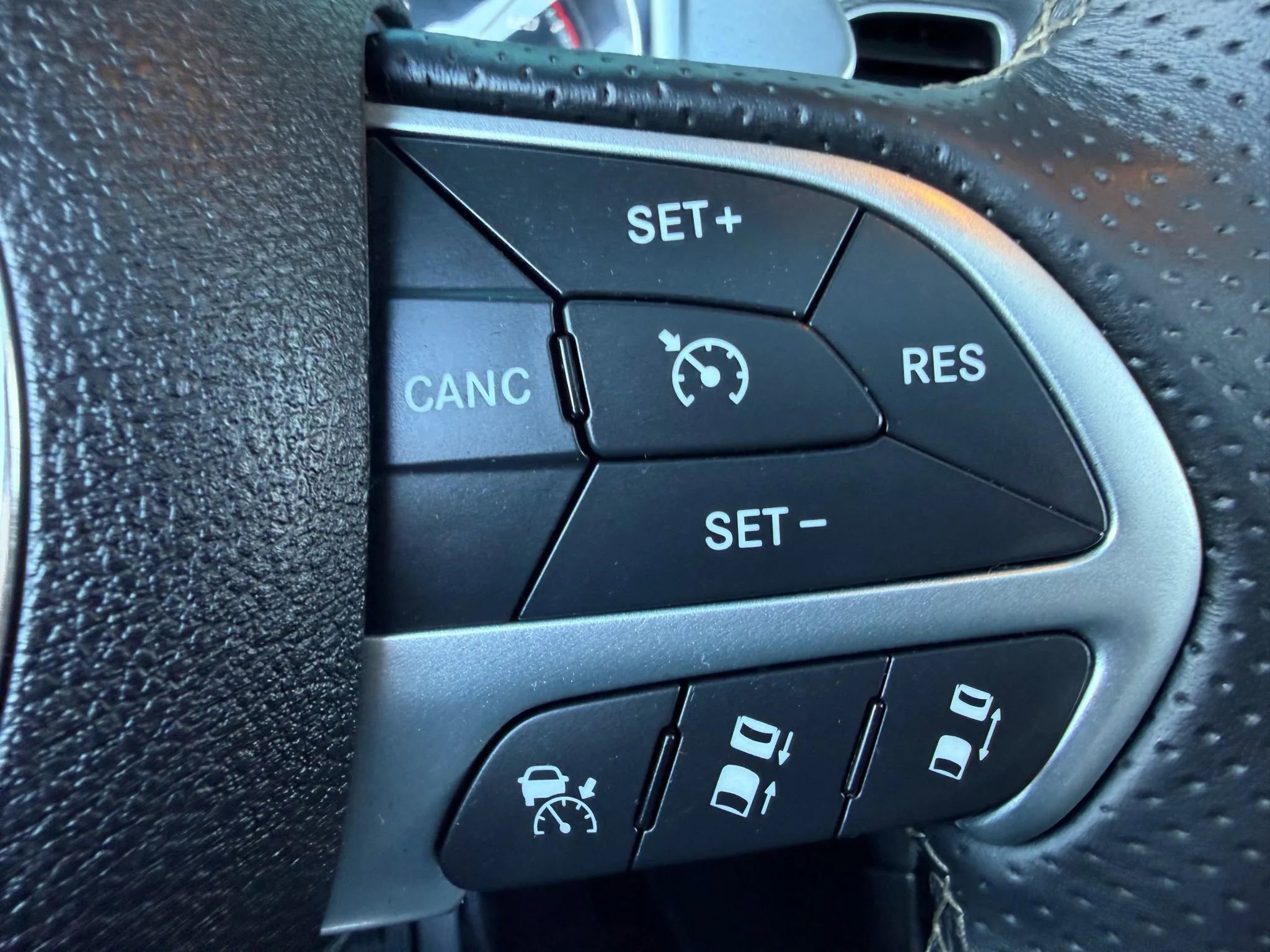 Used 2016 Dodge Charger SRT w/ Technology Group image 34