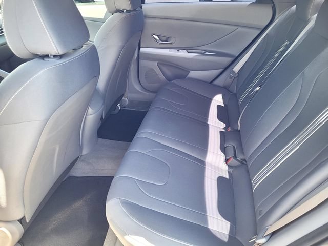 Used 2023 Hyundai Elantra SEL FWD image 12