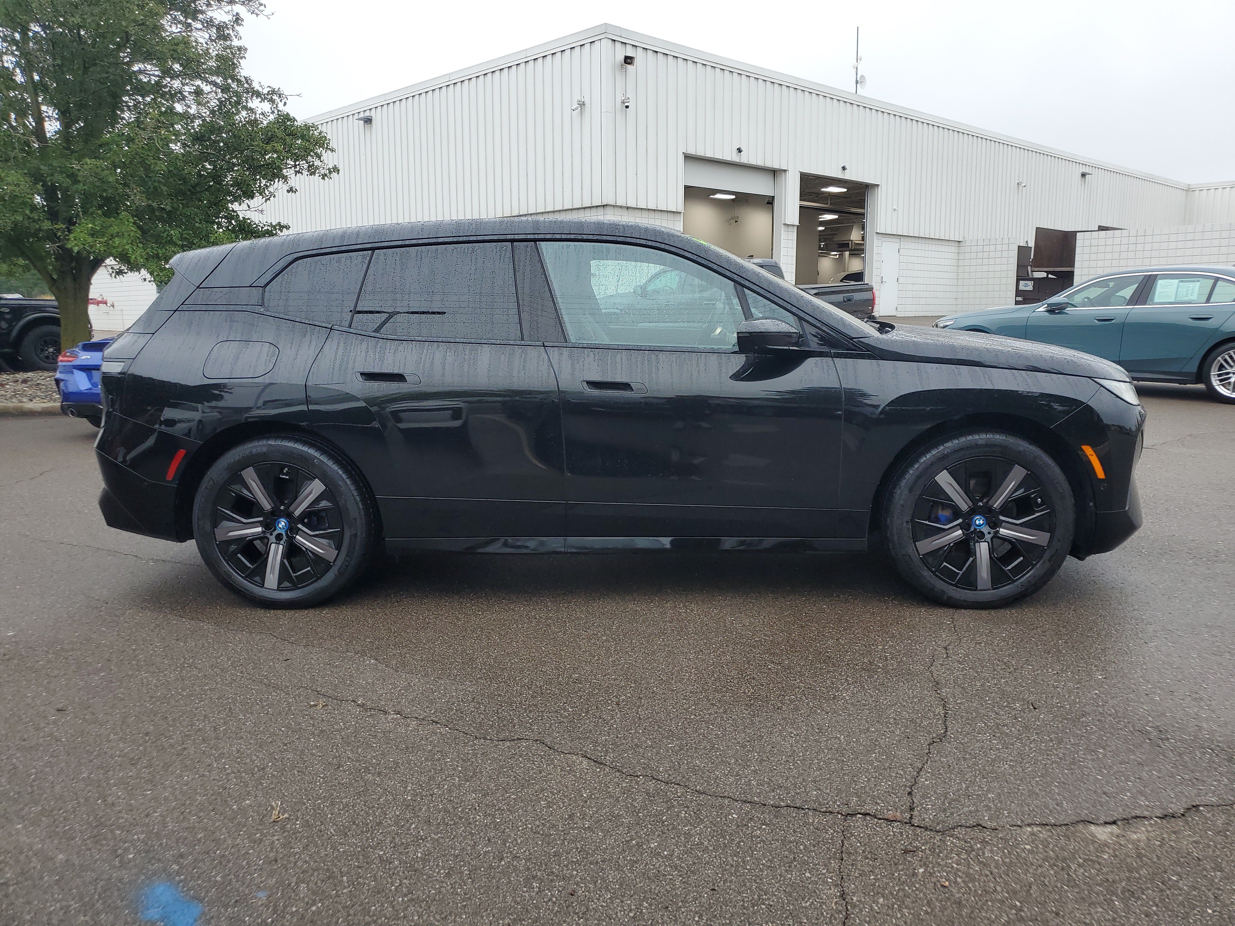 Certified 2024 BMW iX xDrive50 w/ Sport Package AWD/4WD image 6