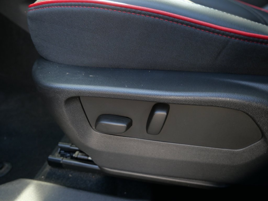 Used 2023 Buick Envision Essence w/ Technology Package I AWD/4WD image 17