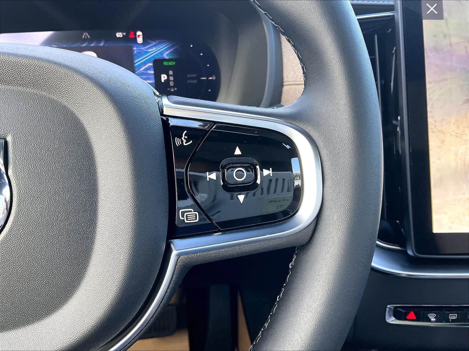 New 2027 Volvo XC90 T8 Bright AWD/4WD image 18