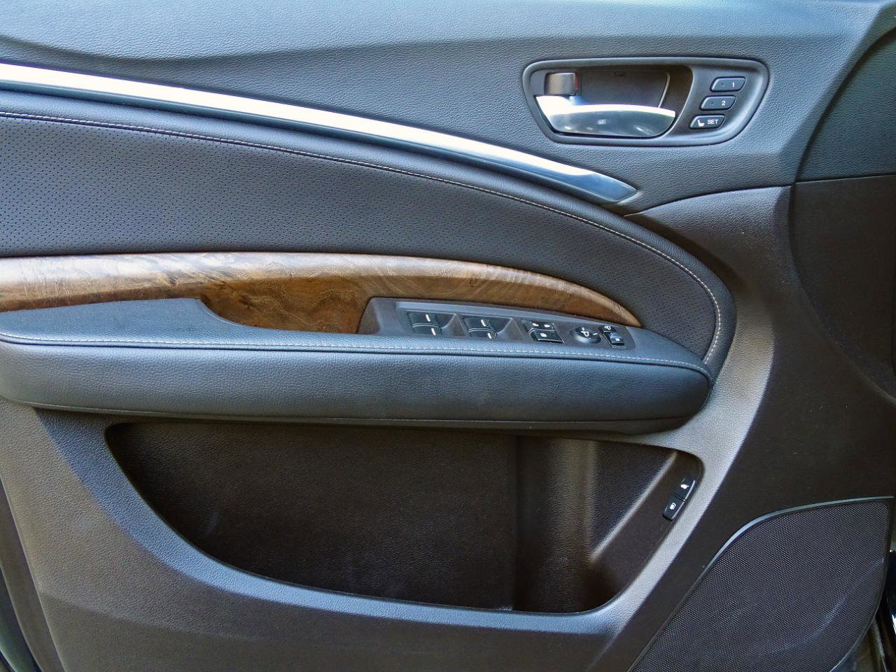 Used 2020 Acura MDX SH-AWD w/Technology Pkg image 16