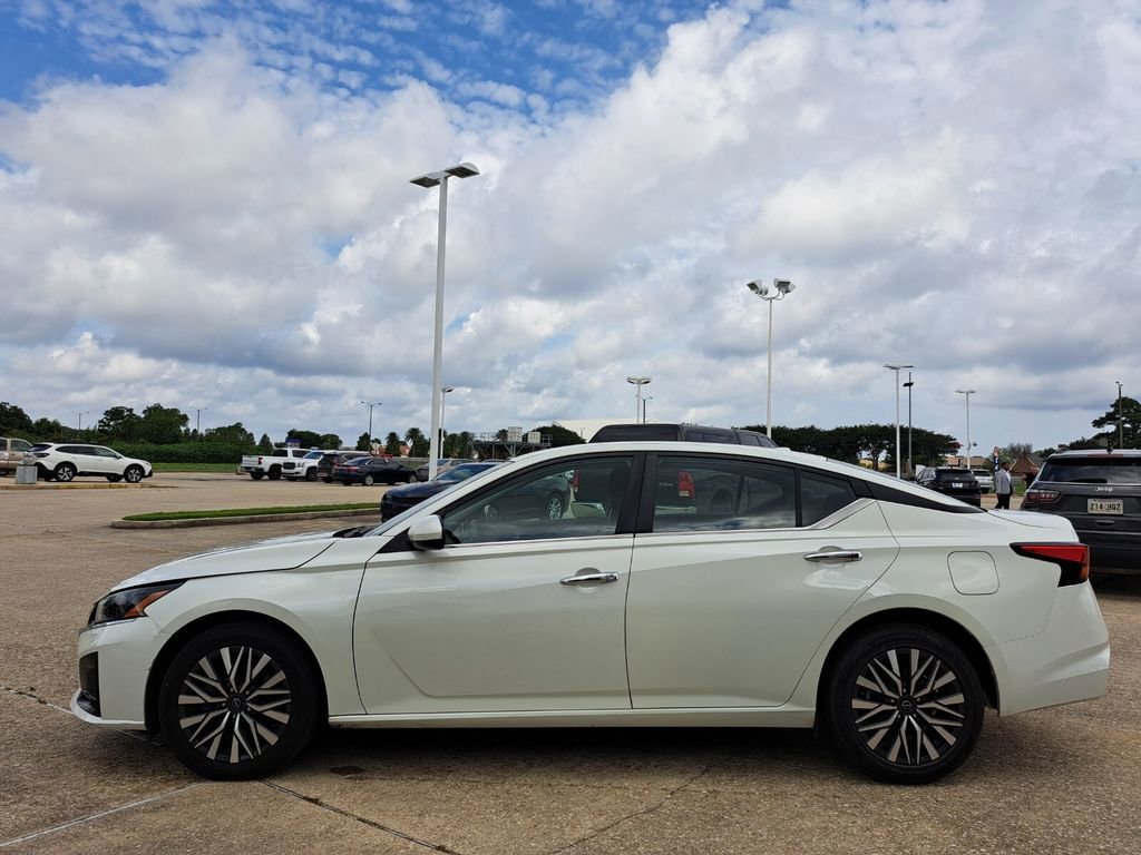 Used 2023 Nissan Altima 2.5 SV AWD/4WD image 8