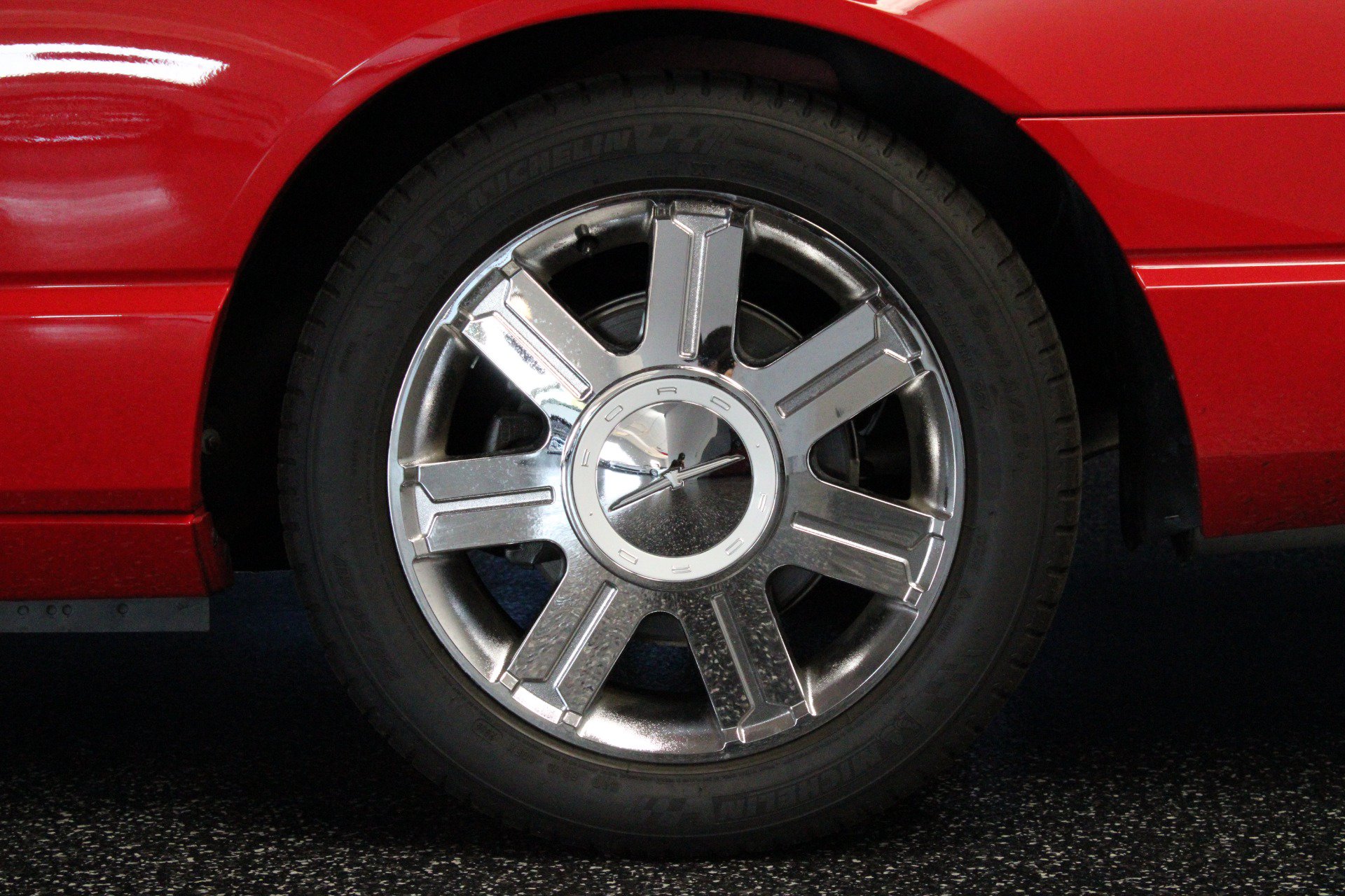 Used 2005 Ford Thunderbird RWD image 13