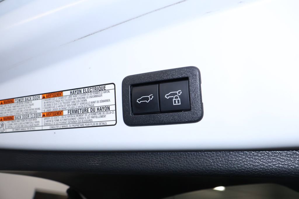 Used 2023 Toyota Corolla Cross XSE w/ Convenience Package image 18