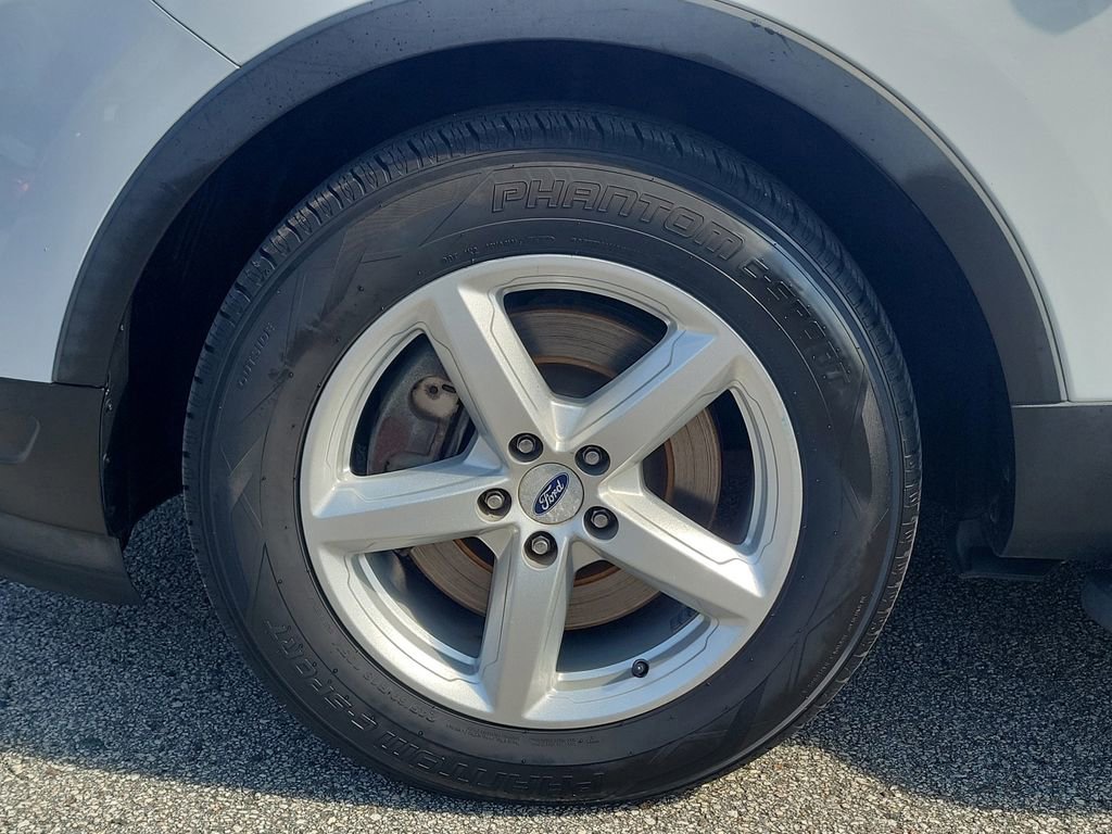 Used 2018 Ford Explorer XLT image 6