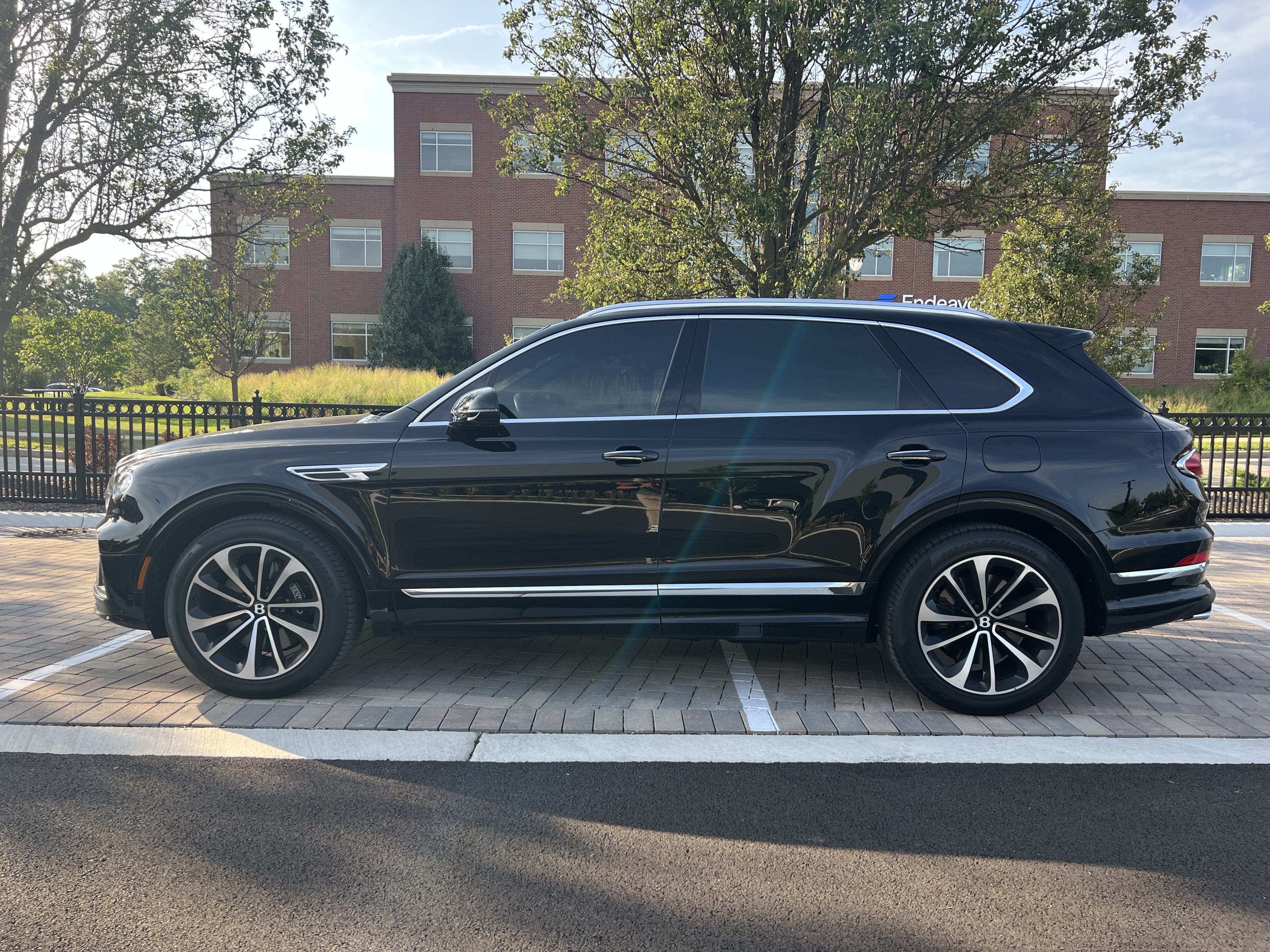 Used 2024 Bentley Bentayga Plug-In Hybrid