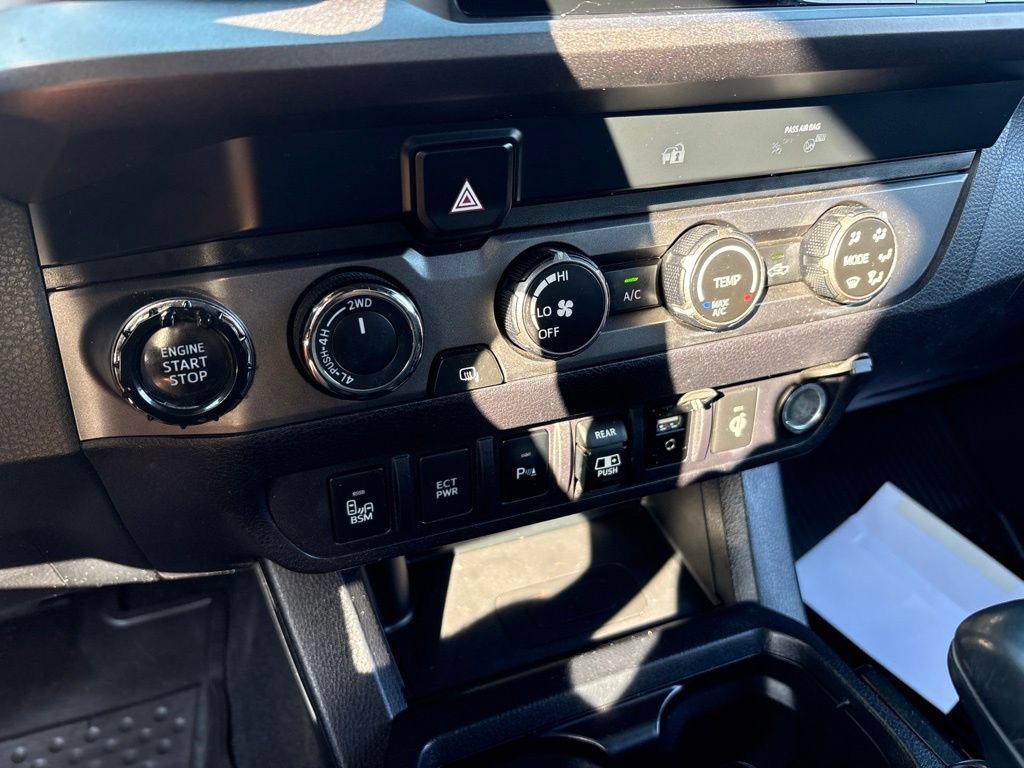 Used 2019 Toyota Tacoma TRD Sport w/ Technology Package AWD/4WD image 25